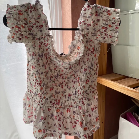 ⚡️2/$20 American Eagle Womens off the shoulder floral shirt - Picture 1 of 4